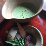 薄茶と北海道産の小豆餡