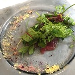 前菜二皿目はヨコワのカルパッチョ