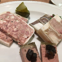 シャルキュ - シャルキトリの盛り合わせ。