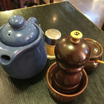 とんかつあさくら - ソース 岩塩 辛子