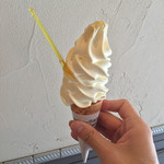 ジェラテリア アクオリーナ - レモンとハチミツのジェラートソフト（620円）税込