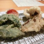 石和川 - 天ぷら（山菜、バジル巻プチトマト、鱧、舞茸）