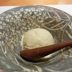 石和川 - クリームチーズのアイスクリーム
