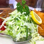 とんかつ赤城 - キャベツ アップ