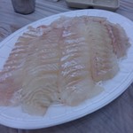 또순이회양념 - 料理写真:ヒラメ刺身（中サイズ１匹）