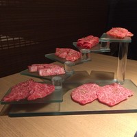 和牛焼肉じろうや 介 wagyu&sake 名古屋駅前本店 - 飛騨牛階段盛(リブシン、トモサンカク、カルビ、シンシン、カメノコ、サーロイン)