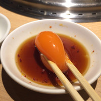 和牛焼肉じろうや 介 wagyu&sake 名古屋駅前本店 - 満月卵、すごく新鮮♪