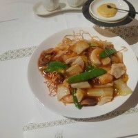 中国料理 桃園 - 五目入り焼きそば1728円（サービス料別）