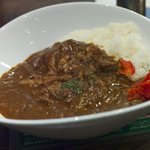 おいしいカレーとサラダのお店 - 牛すじカレー