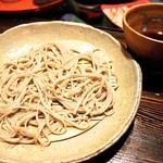 酒盃 - 居酒屋なのに手打ちで蕎麦を提供しています。
