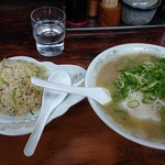 大黒ラーメン - ラーメン、焼きめし