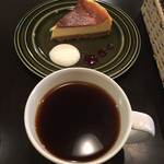 KIKI Tokyo - チーズケーキとドリップコーヒーのセット918円