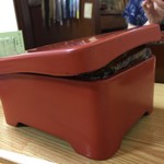 鮒兼 - 特上うな重　ご飯パンパン（笑）でお願いしました。フタが閉まってないのがたまらないです。