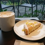 スターバックスコーヒー - キャラメルマキアート+パイナップルスコーン