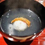 銀座 しのはら - お椀　薄葛仕立て　毛蟹真丈