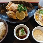 篭屋 - 唐揚げ定食850円