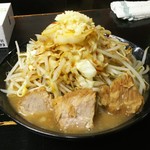 自家製太麺 ドカ盛 マッチョ - 麺200ｇ・野菜増し