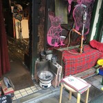 シーシャ１号店 - 店前の七輪で炭を焼き、お兄さんが時たま追加してくれる