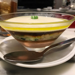 俺のフレンチ・イタリアン 青山 - ズワイ蟹と帆立のタルタル（980円税抜）