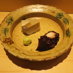 鮨 さいとう - 蒸し鮑と蛸の桜煮