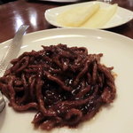 楽山 - 牛肉・胡瓜・葱の味噌炒めと春餅（チュンビン）