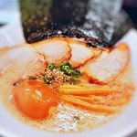 まるとん本舗 - 特盛り三河豚骨ラーメン980円税込