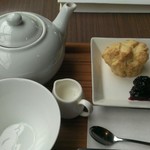 MERRY ENGLAND - スコーンと紅茶のセット
