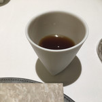 アニエルドール - 仔鳩 ビーツ 無花果 紫蘇（仔鳩ブイヨン）