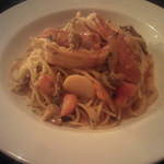 ラ・カパンニーナ - 海老とキノコのトマトクリームソース