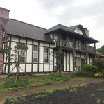 オルガン堂 クラシックス - 同じ敷地内にあるオーナーの自宅