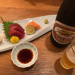 Hatsuhana - お刺身と瓶ビール キリンラガー