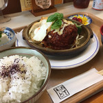 Ookuma - チーズinハンバーグ定食
      冷奴付きです