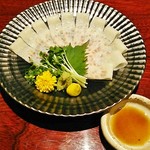 糀や仁太郎 - くじらベーコン刺し1000円。