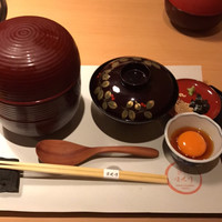 日本焼肉 はせ川 銀座店 - 左の丸いお重に色々入ってます。
