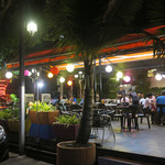 皇排肉骨茶 - 床は土からタイル敷きへ・・