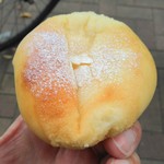 米粉ぱん専門店 六志 - クリームパン