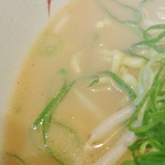 Ramen Sekai - ライトな豚骨スープ。