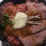 煮干し中華そば一燈 - 7月第3週限定「ローストポークビーフの二色丼」
