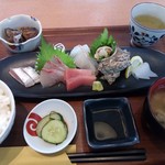 平戸瀬戸市場 レストラン - 刺身セット　1250円