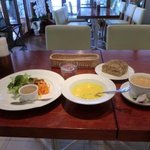 リール - サラダプレート＆パンセット、スープ、コーヒー付き　2011.2