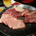 焼肉伝説バリバリ - 注文したのは5種盛り合わせ　1.2.3.4...