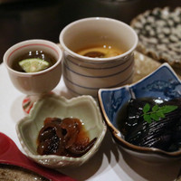 龍太楼 - 前菜（きくらげ、茄子の煮浸し、もずく酢、茶碗蒸し）