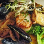 Higgins Restaurant and Bar - Scallops & Mussels