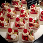 ザ・テラス - フロマージュブランのブランマンジェ 赤いベリーのソース