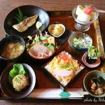 ぴっか - ちらし寿司のランチ
見た目から豪華で美しい！