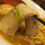 鯛塩そば 灯花 - ＢＩＧなチャーシュー喰らう