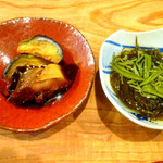 JINROKU - ◆お通し（ナスと鱈の揚げ浸し、もずくとじゅんさいの酢の物）