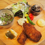 ココウェル カフェ - ご飯なしの代わりにおかずが一つ追加されてました♪