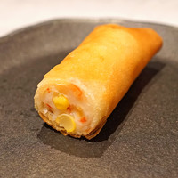 CINA New Modern Chinese - 海老とトウモロコシの春巻き