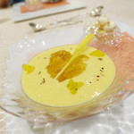 トゥ・ラ・ジョア - 未来（玉蜀黍）の冷製スープ